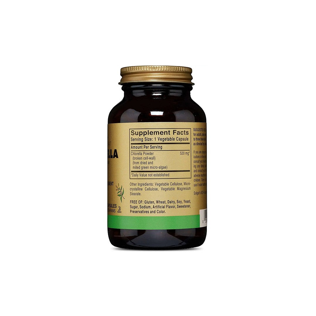 A bottle of Solgar Chlorella 520 mg 100 Vegetable Capsules on a white background.
